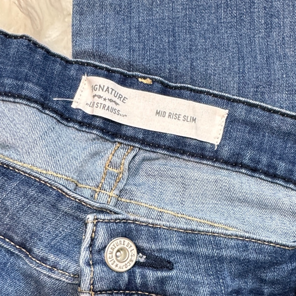 Signature Women's Classic Blue Boot Cut Jeans - Picture 3 of 6